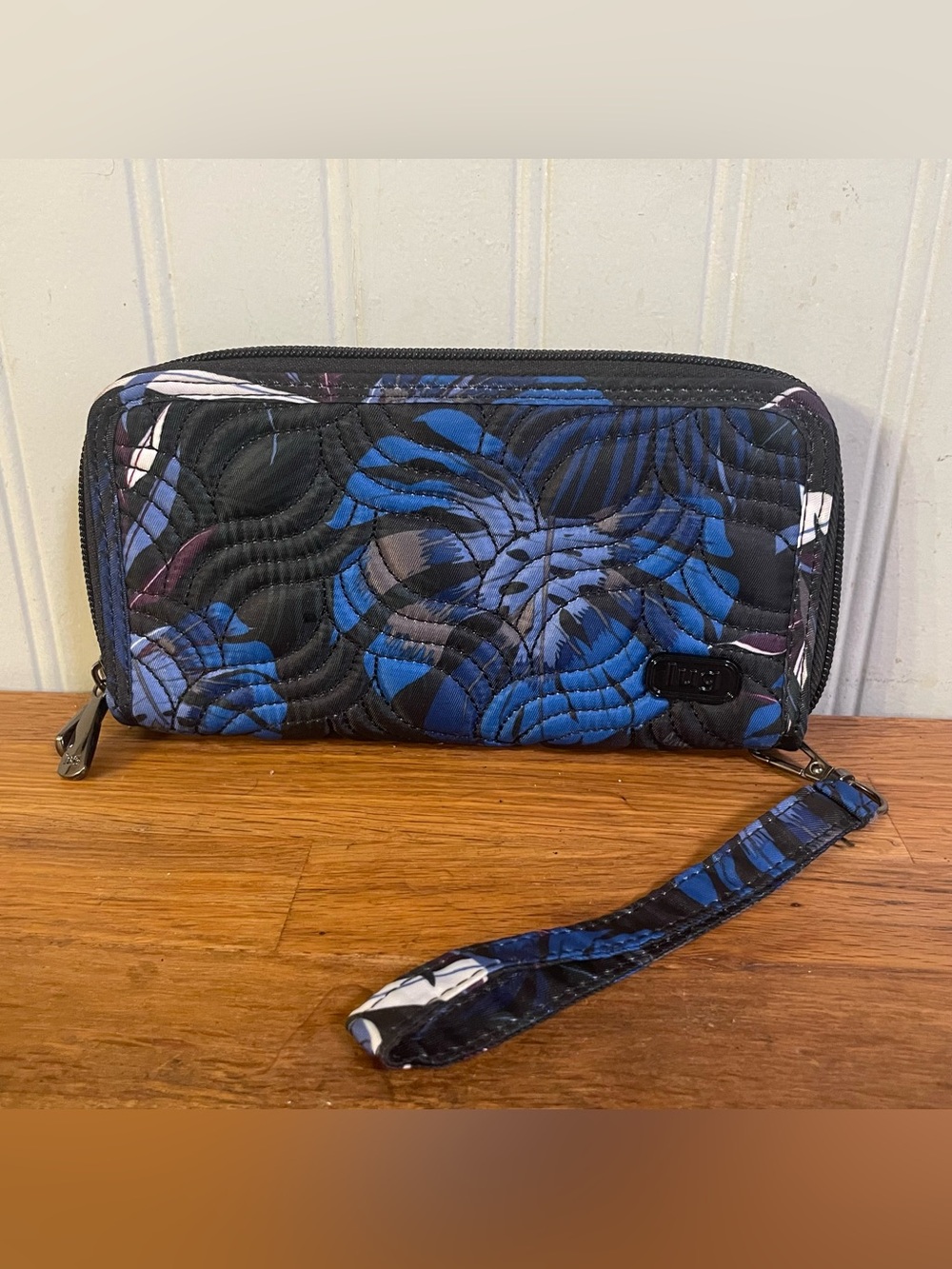 NEW Lug Splits XL RFID Wristlet Wallet in "Botanical Black"